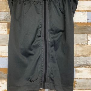 Men’s Nike Shorts Gray Drawstring Pockets